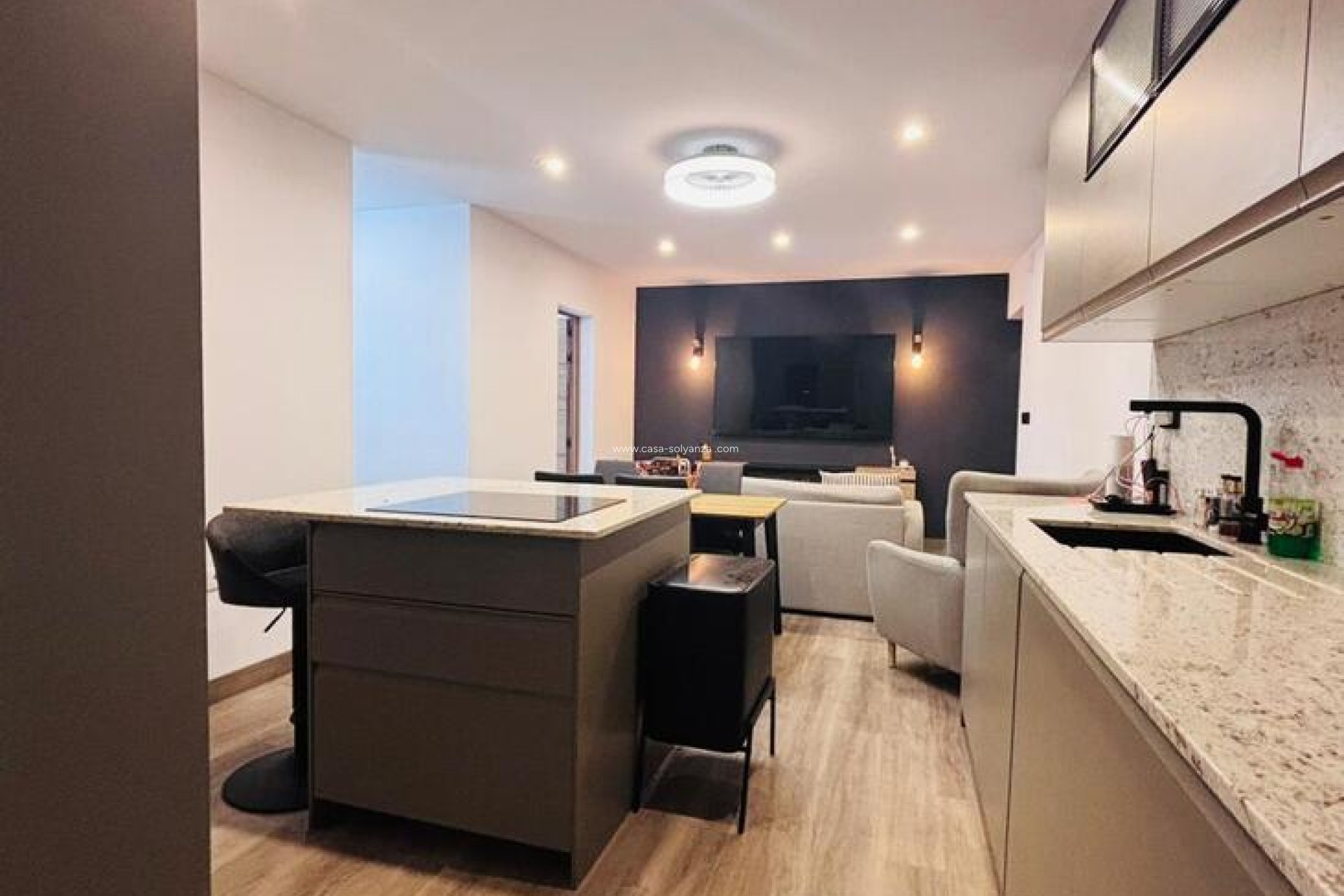 Resale - Townhouse - San Miguel de Salinas - Inland