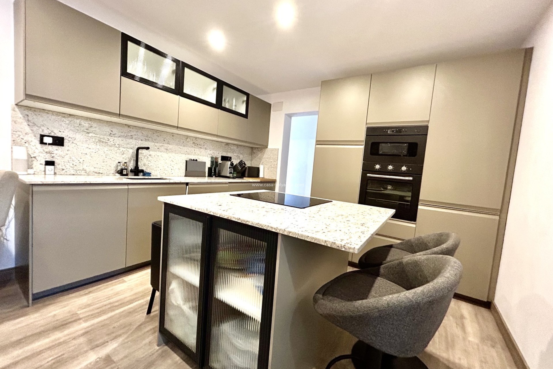 Resale - Townhouse - San Miguel de Salinas - Inland