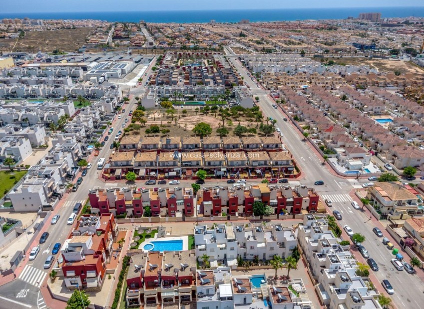Resale - Townhouse - Torrevieja - Aguas nuevas