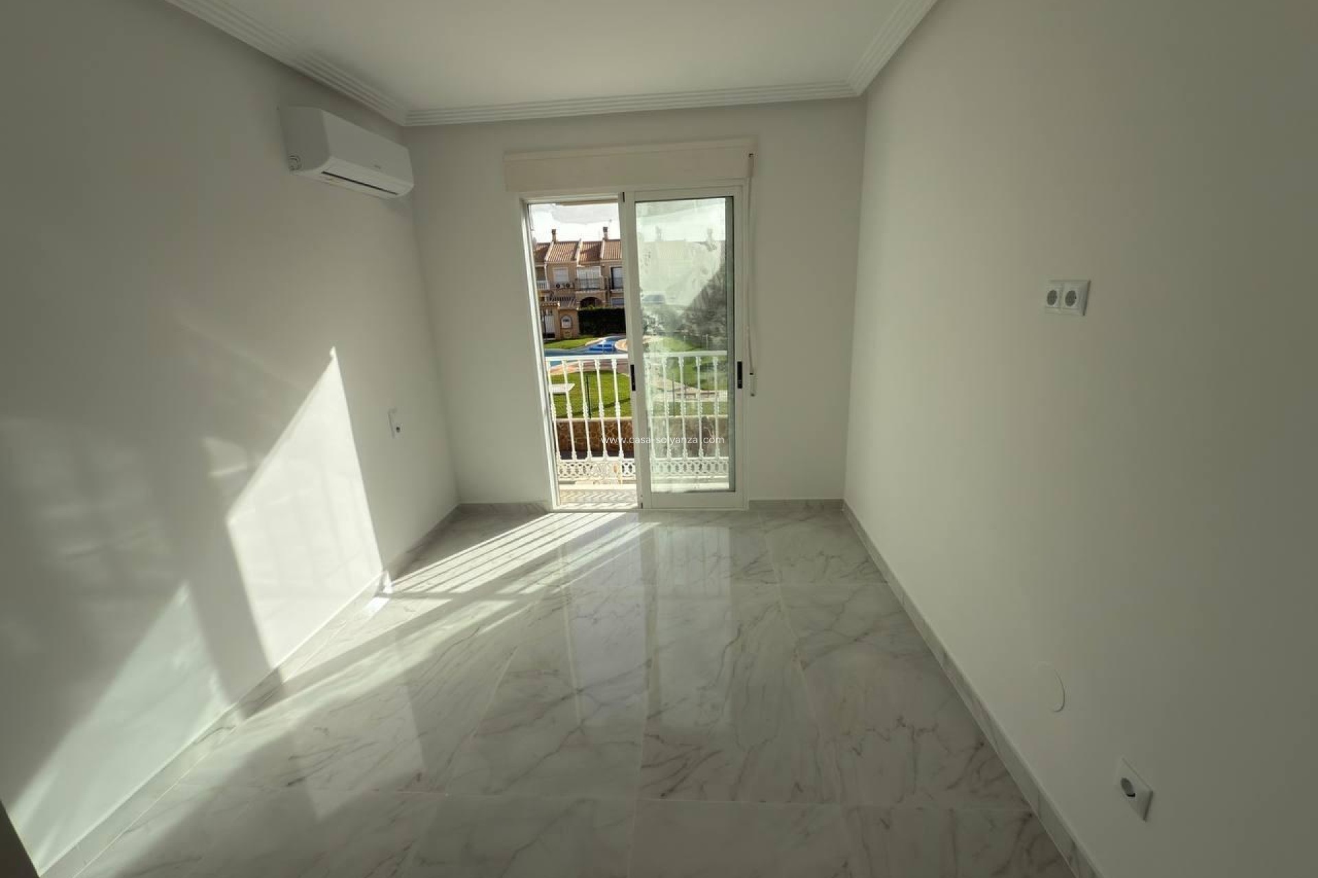 Resale - Townhouse - Torrevieja - Aguas nuevas