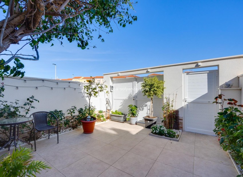 Resale - Townhouse - Torrevieja - Aguas nuevas