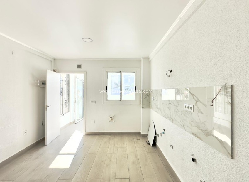 Resale - Townhouse - Torrevieja - La Mata