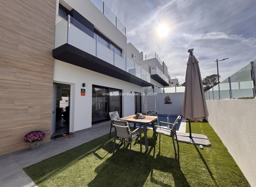 Resale - Townhouse - Villamartin - Costa Blanca