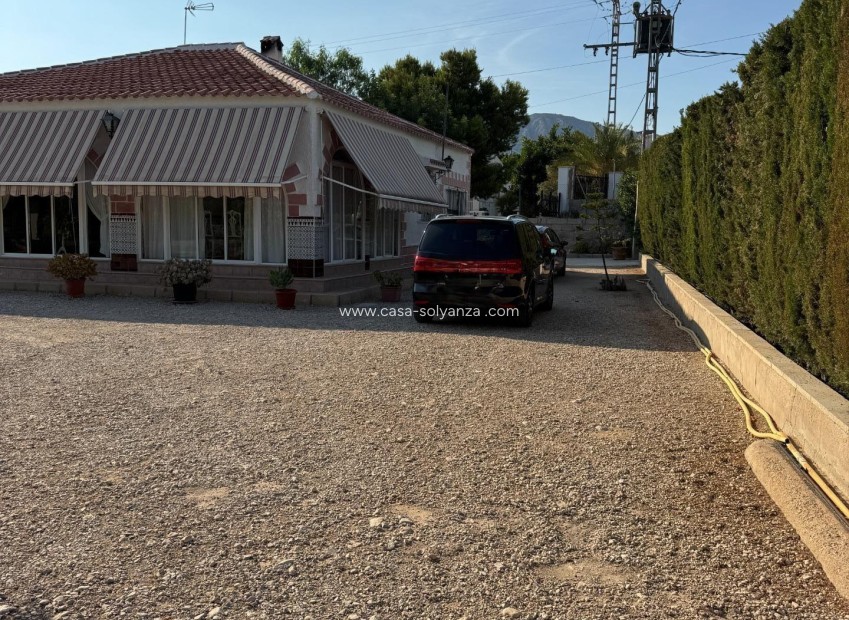 Resale - Villa - Albatera - Partida Lomas