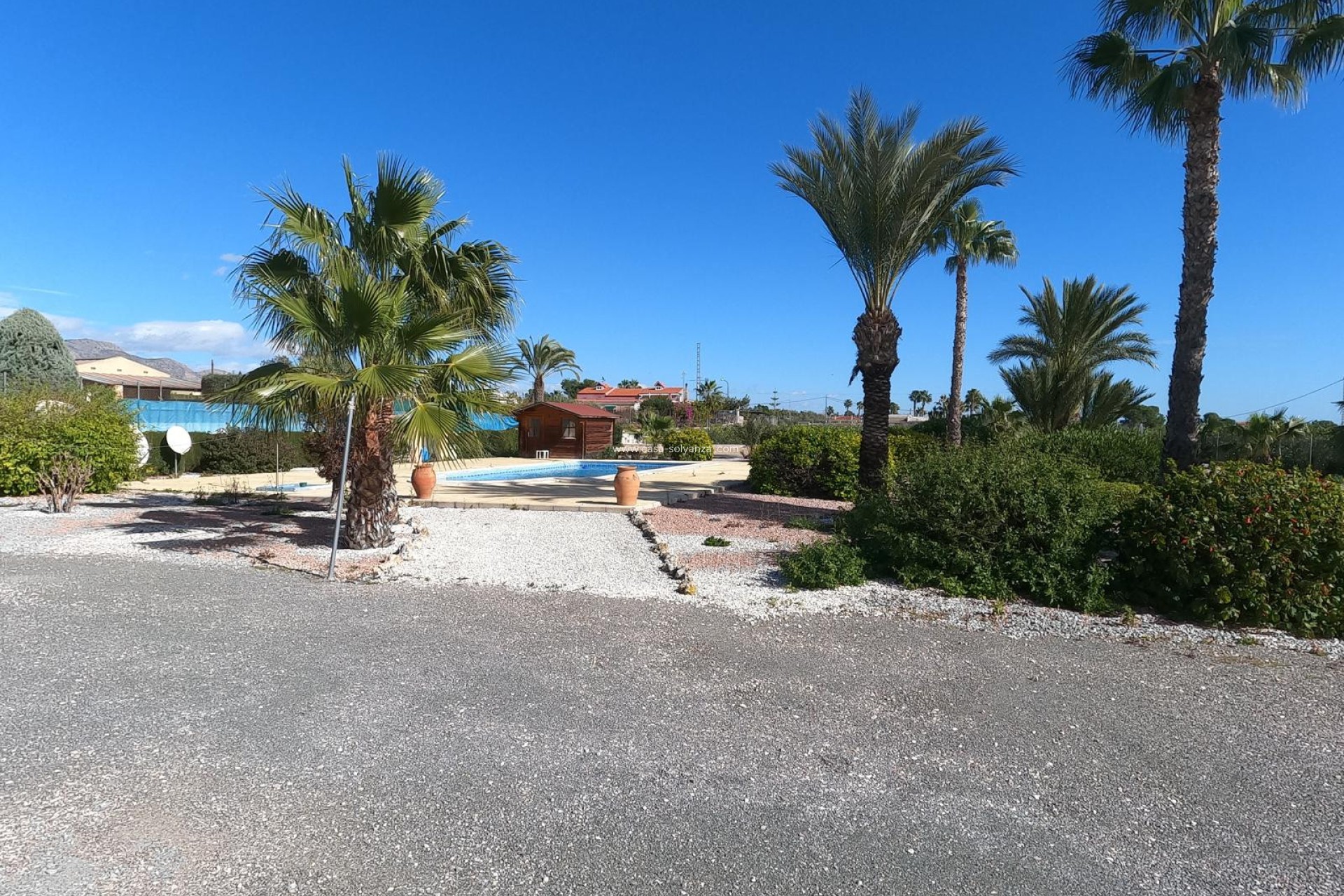 Resale - Villa - Albatera