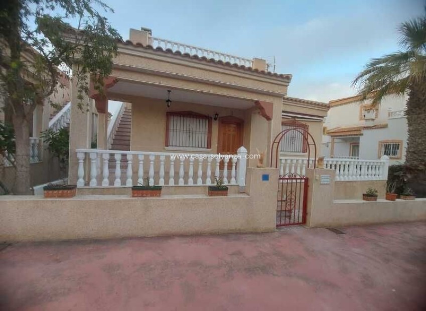 Resale - Villa - Algorfa