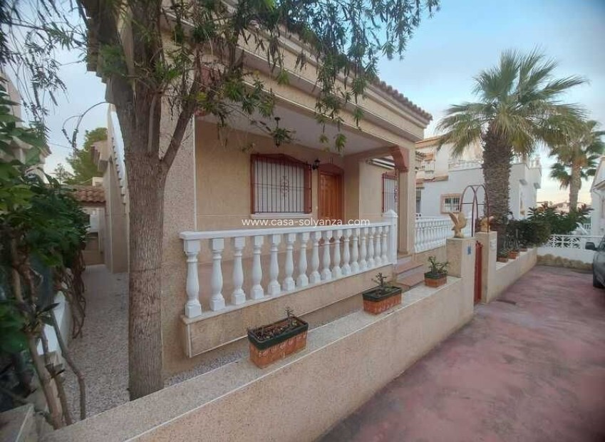 Resale - Villa - Algorfa