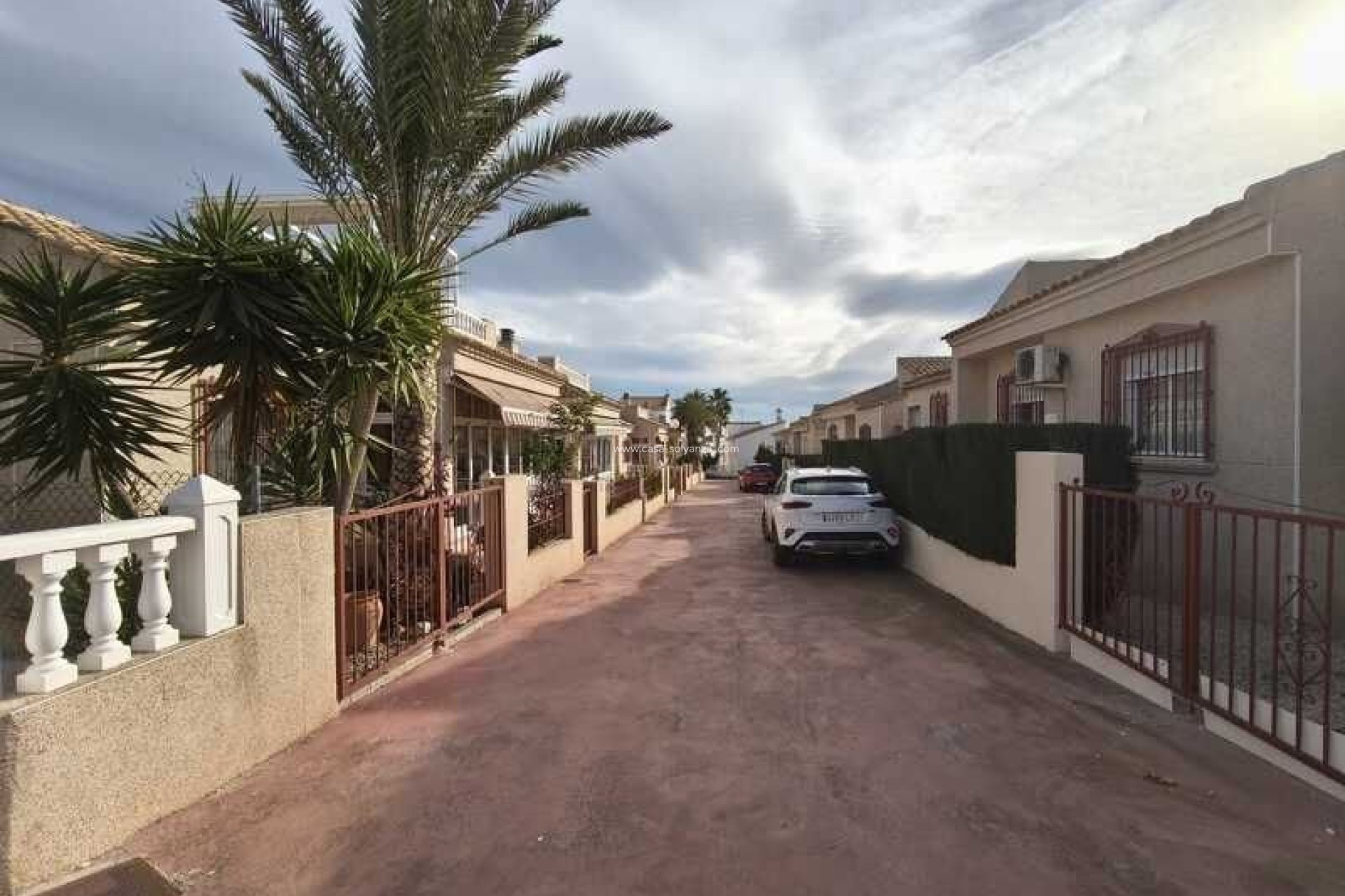 Resale - Villa - Algorfa