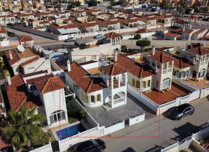 Resale - Villa - Algorfa