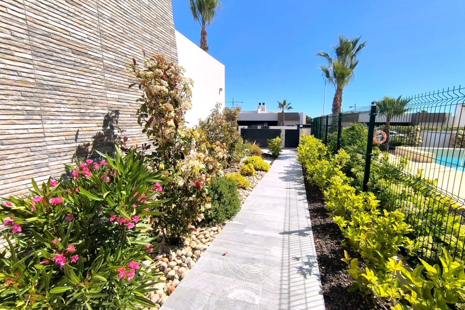 Resale - Villa - Algorfa