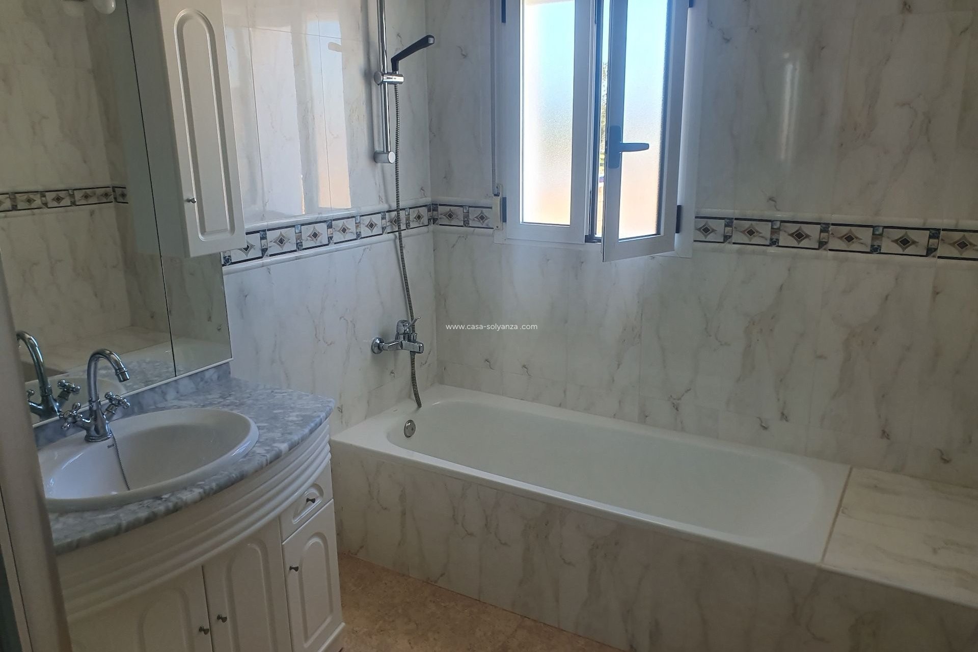 Resale - Villa - Algorfa