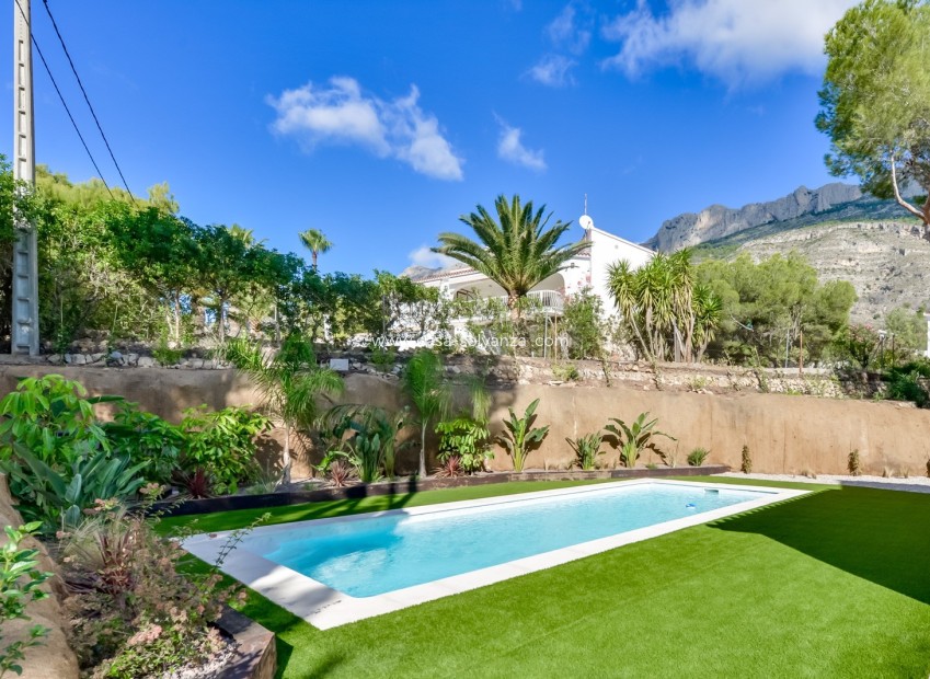 Resale - Villa - Altea
