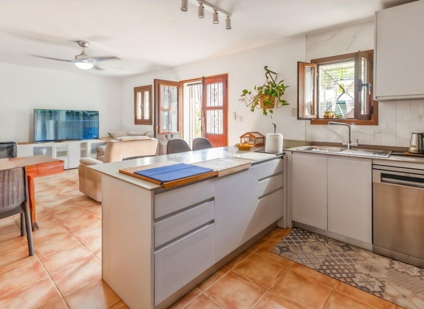 Resale - Villa - ANDRATX