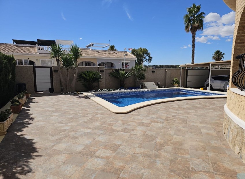 Resale - Villa - Benijofar - Urbanizacion Monteazul
