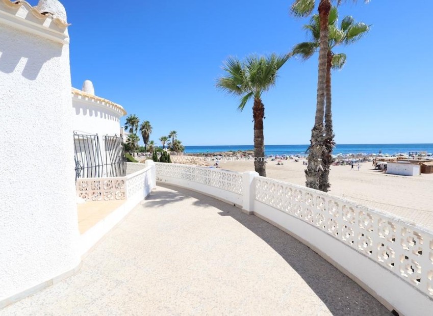 Resale - Villa - Cabo Roig - Cala Capitán