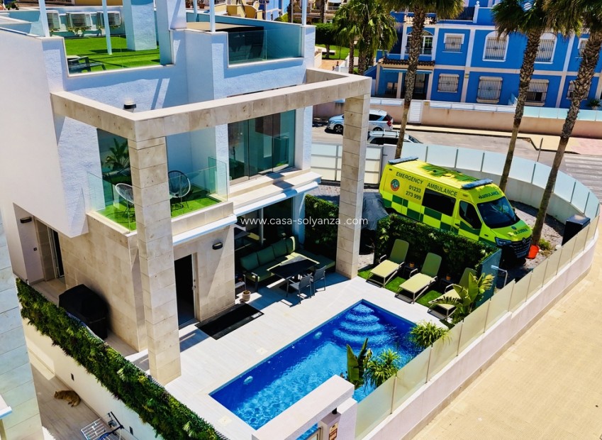 Resale - Villa - Cabo Roig - Costa Blanca