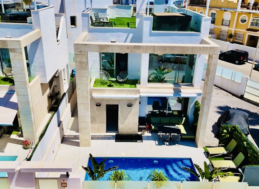 Resale - Villa - Cabo Roig - Costa Blanca
