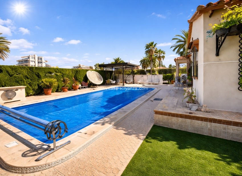 Resale - Villa - Cabo Roig - Costa Blanca