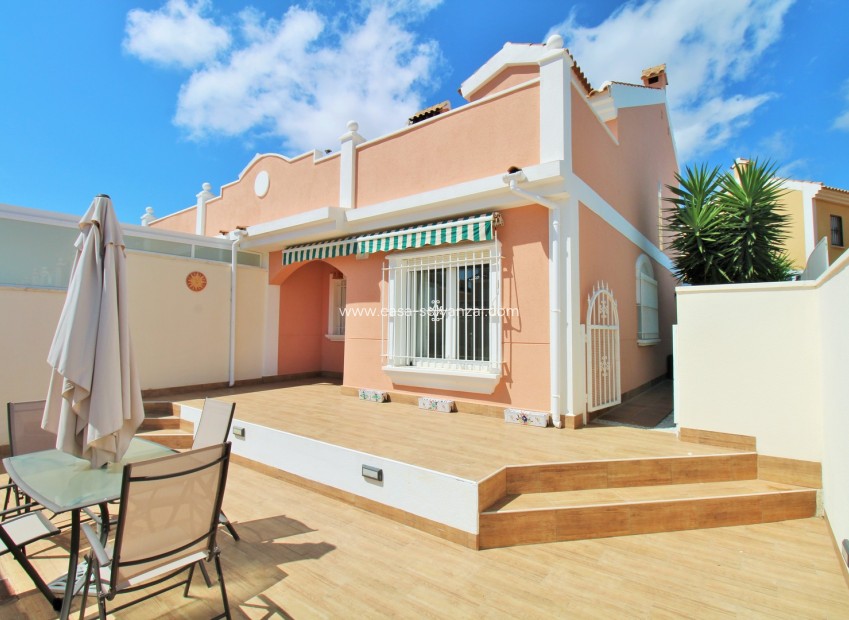 Resale - Villa - Cabo Roig