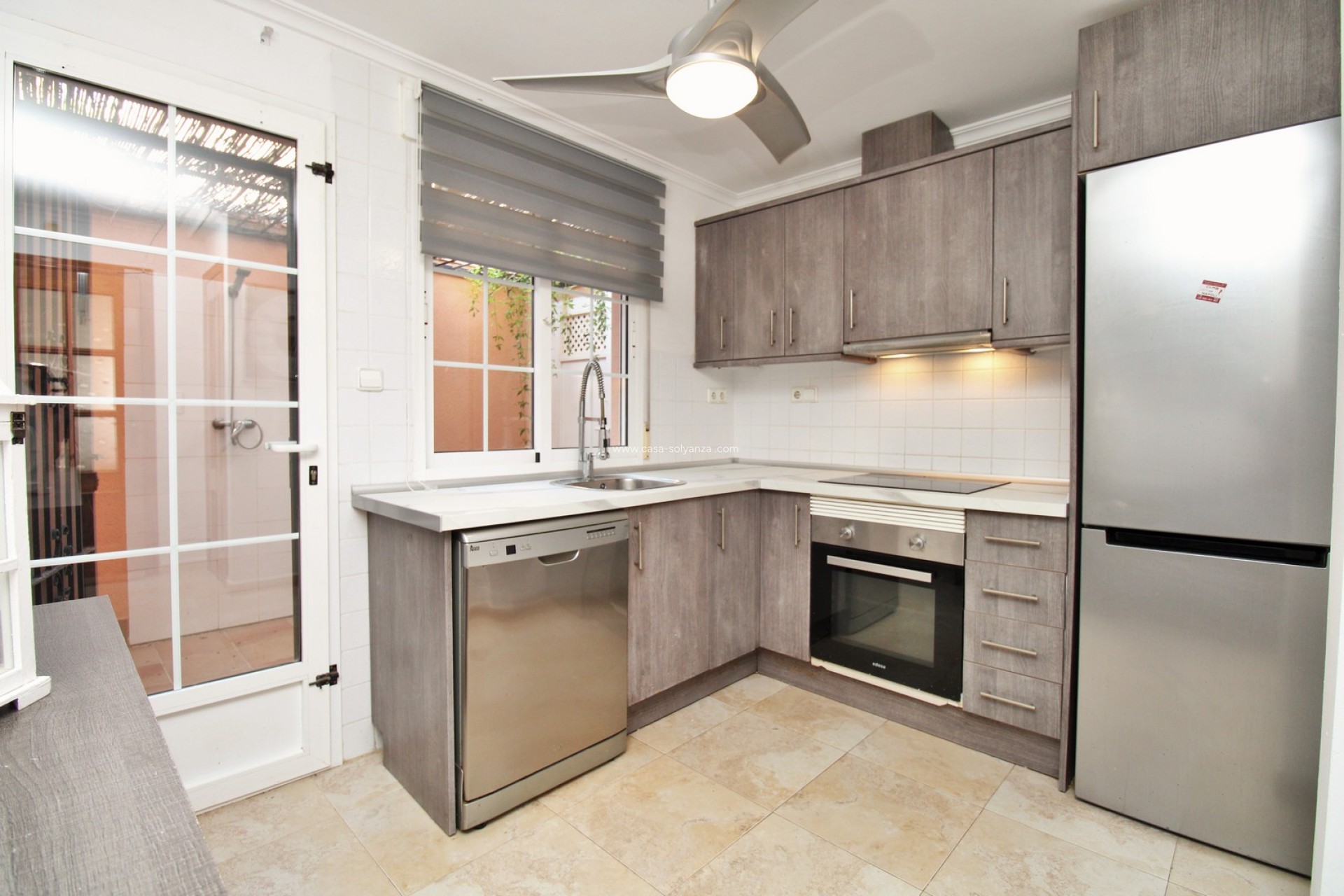 Resale - Villa - Cabo Roig