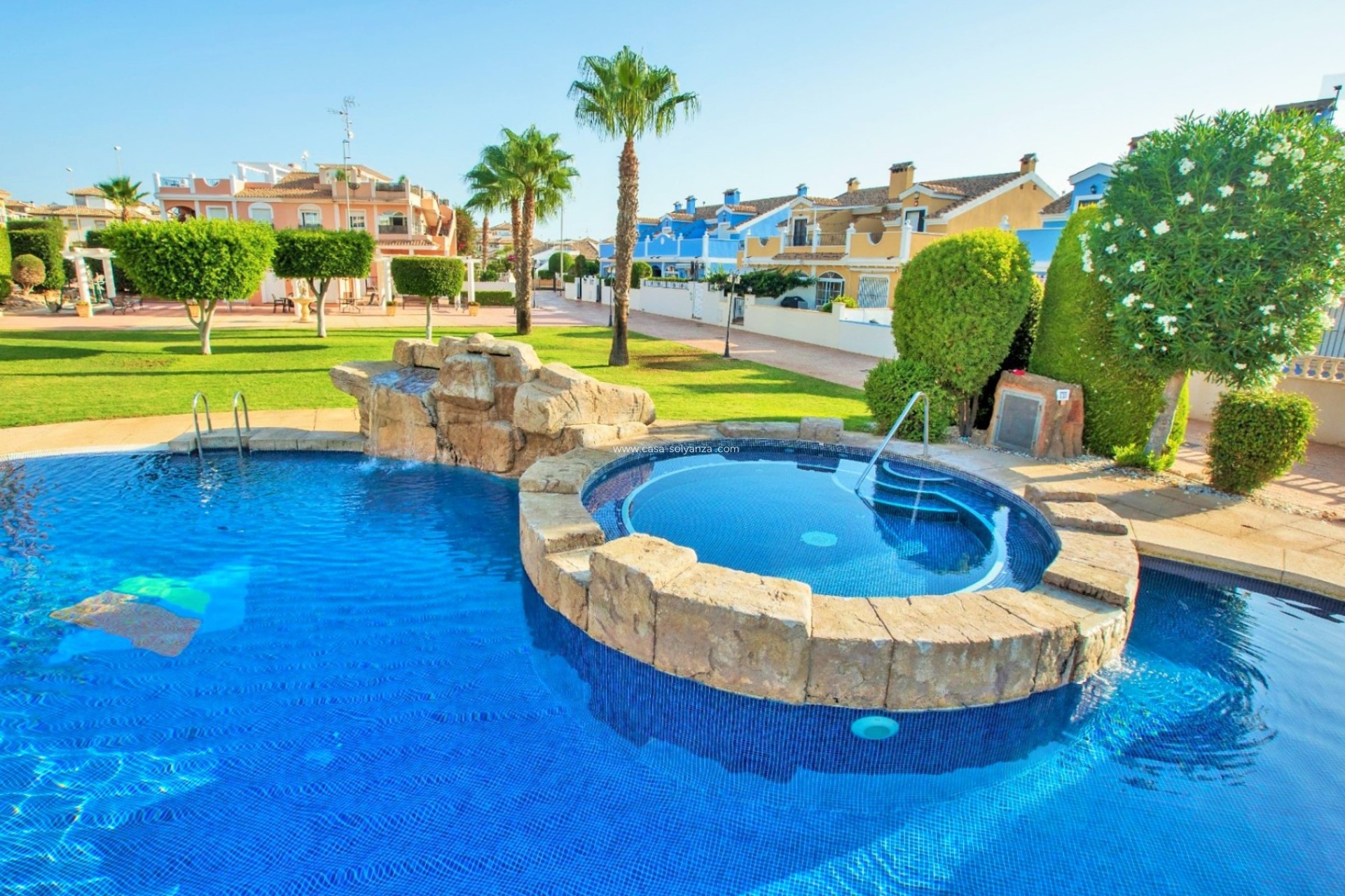 Resale - Villa - Cabo Roig