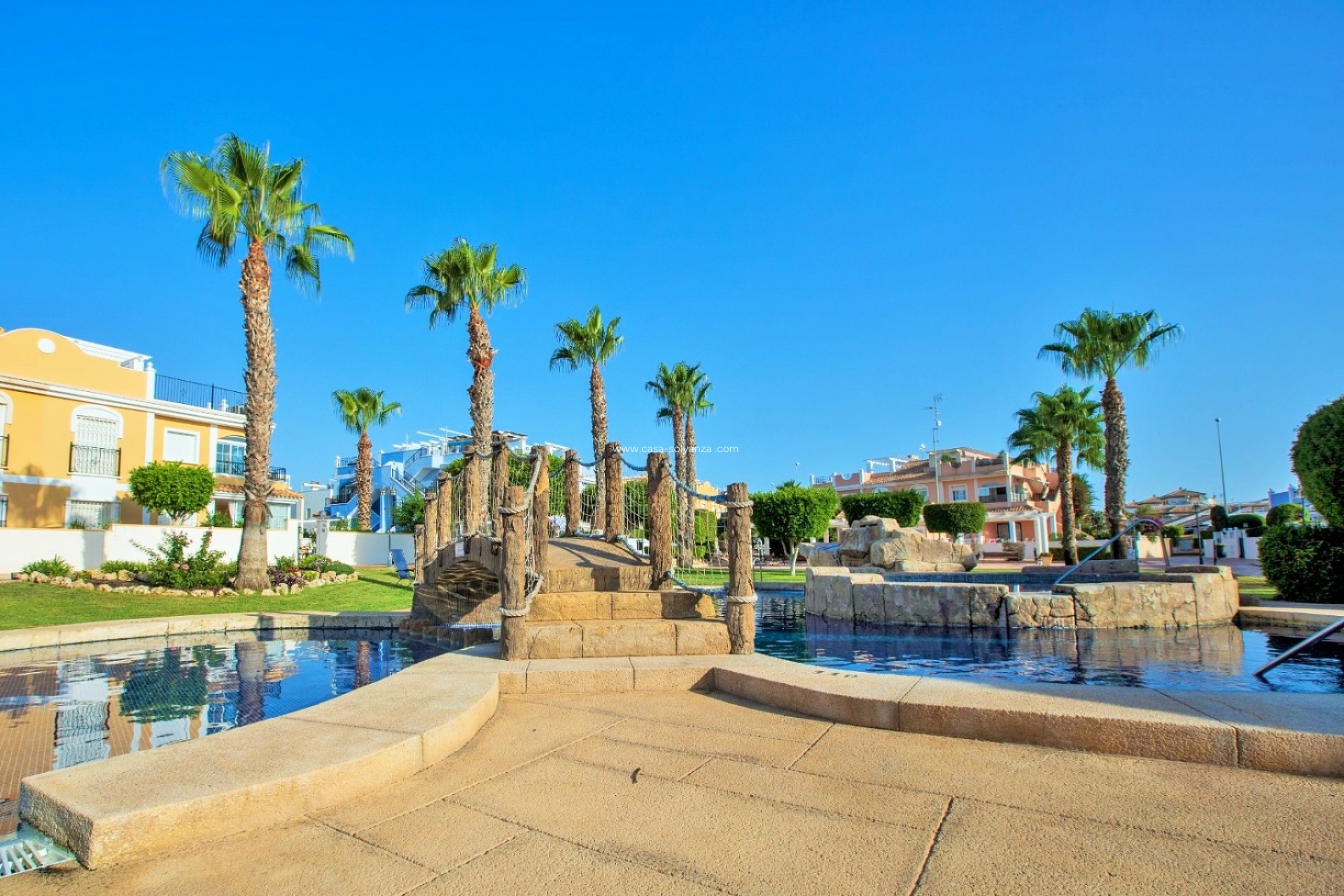 Resale - Villa - Cabo Roig