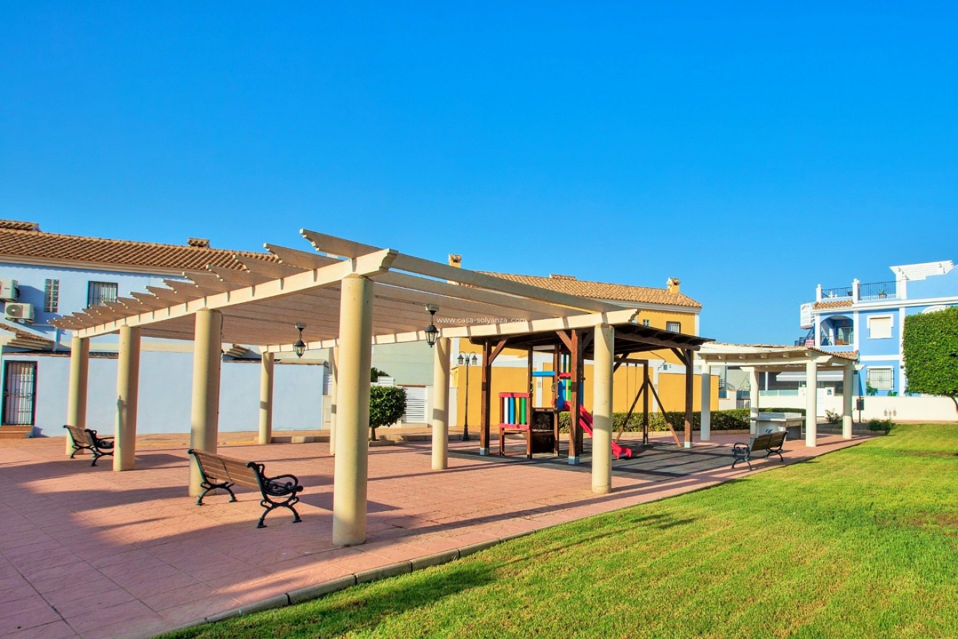 Resale - Villa - Cabo Roig