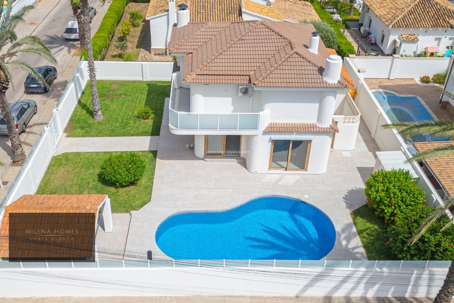 Resale - Villa - Cabo Roig