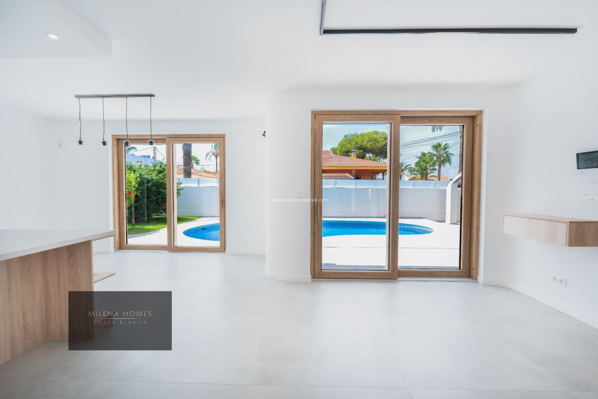 Resale - Villa - Cabo Roig