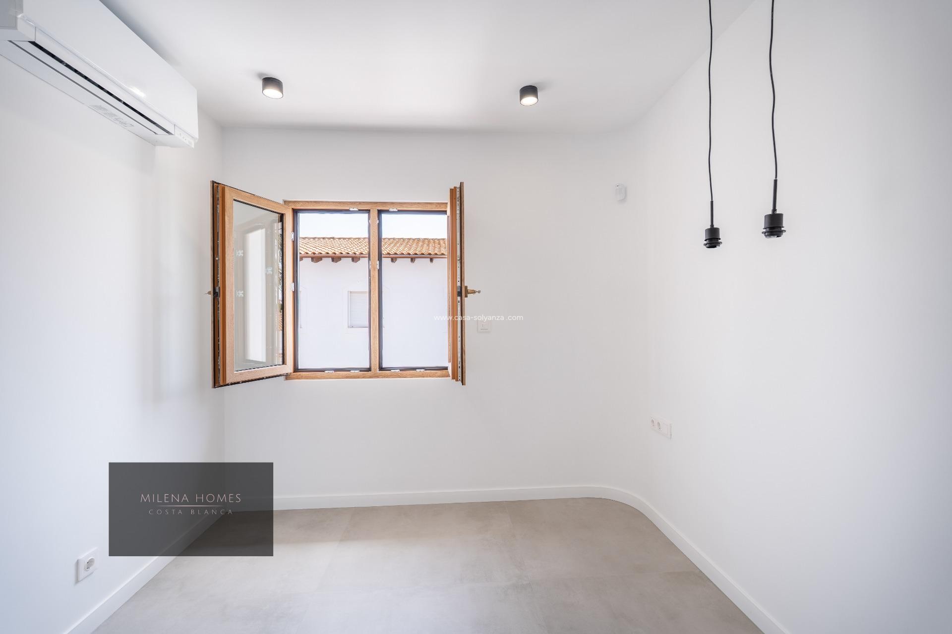 Resale - Villa - Cabo Roig