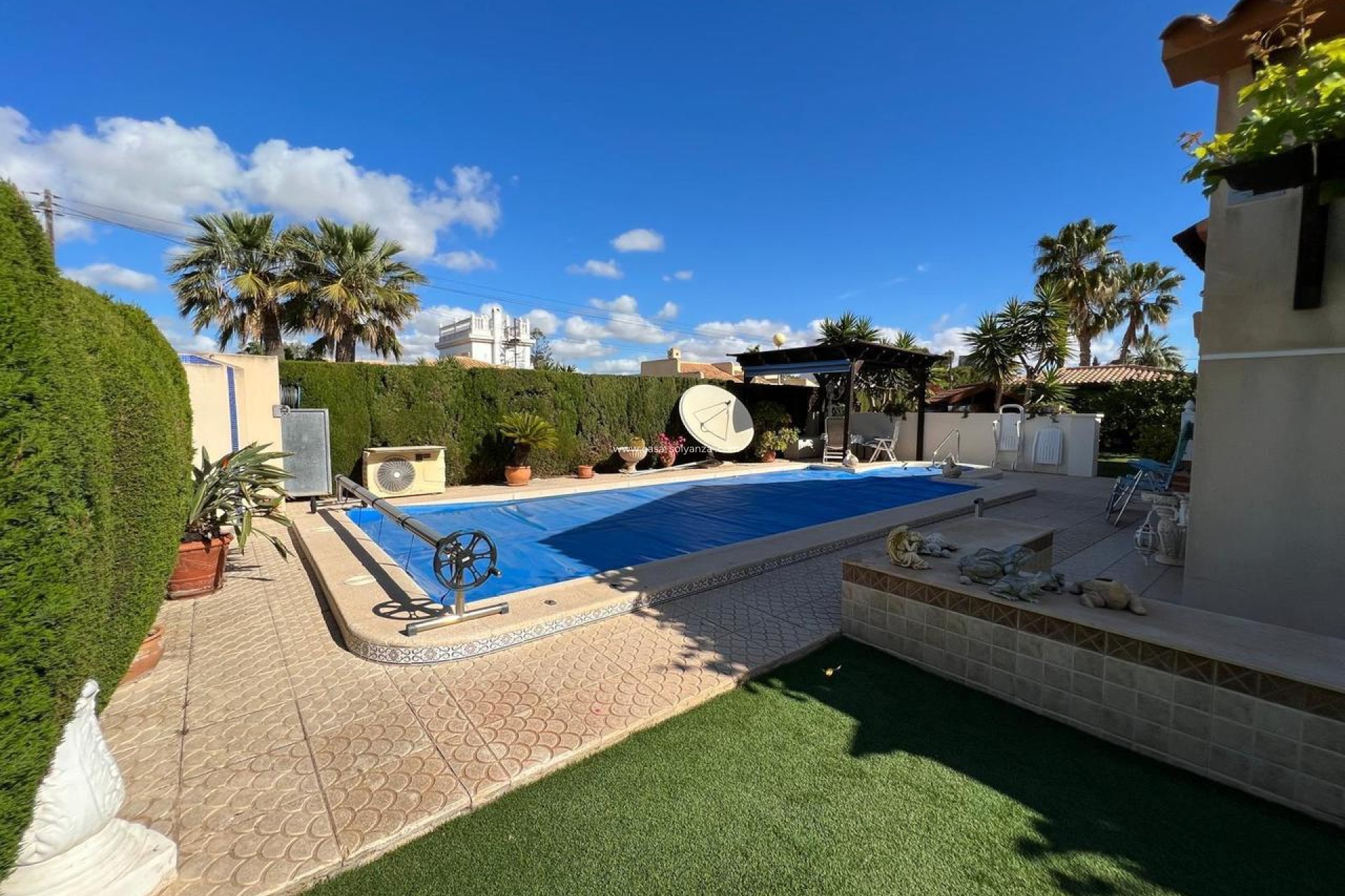 Resale - Villa - Cabo Roig