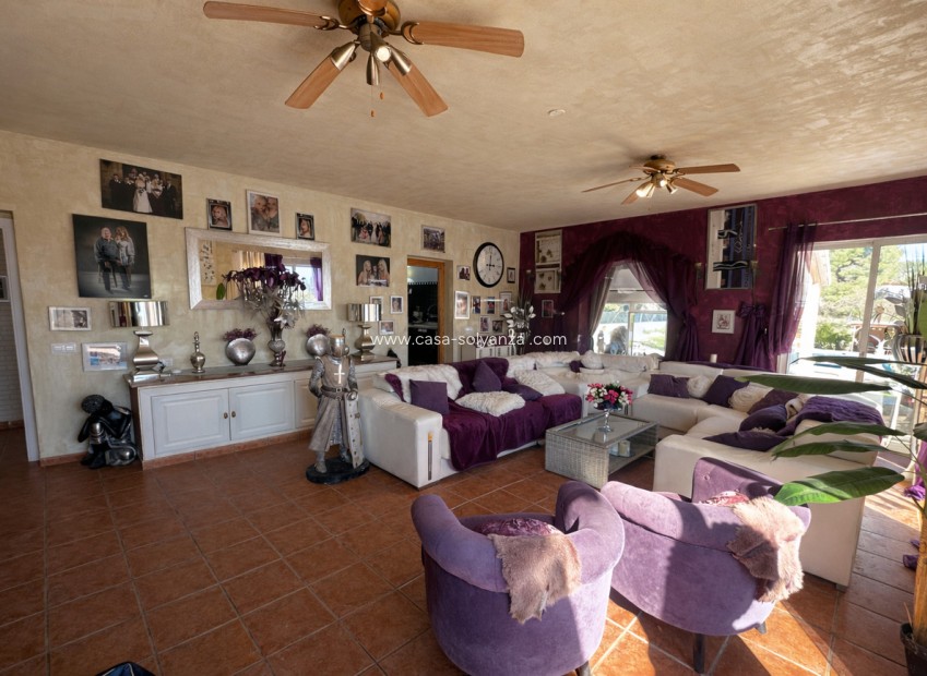 Resale - Villa - Castalla - Costa Blanca