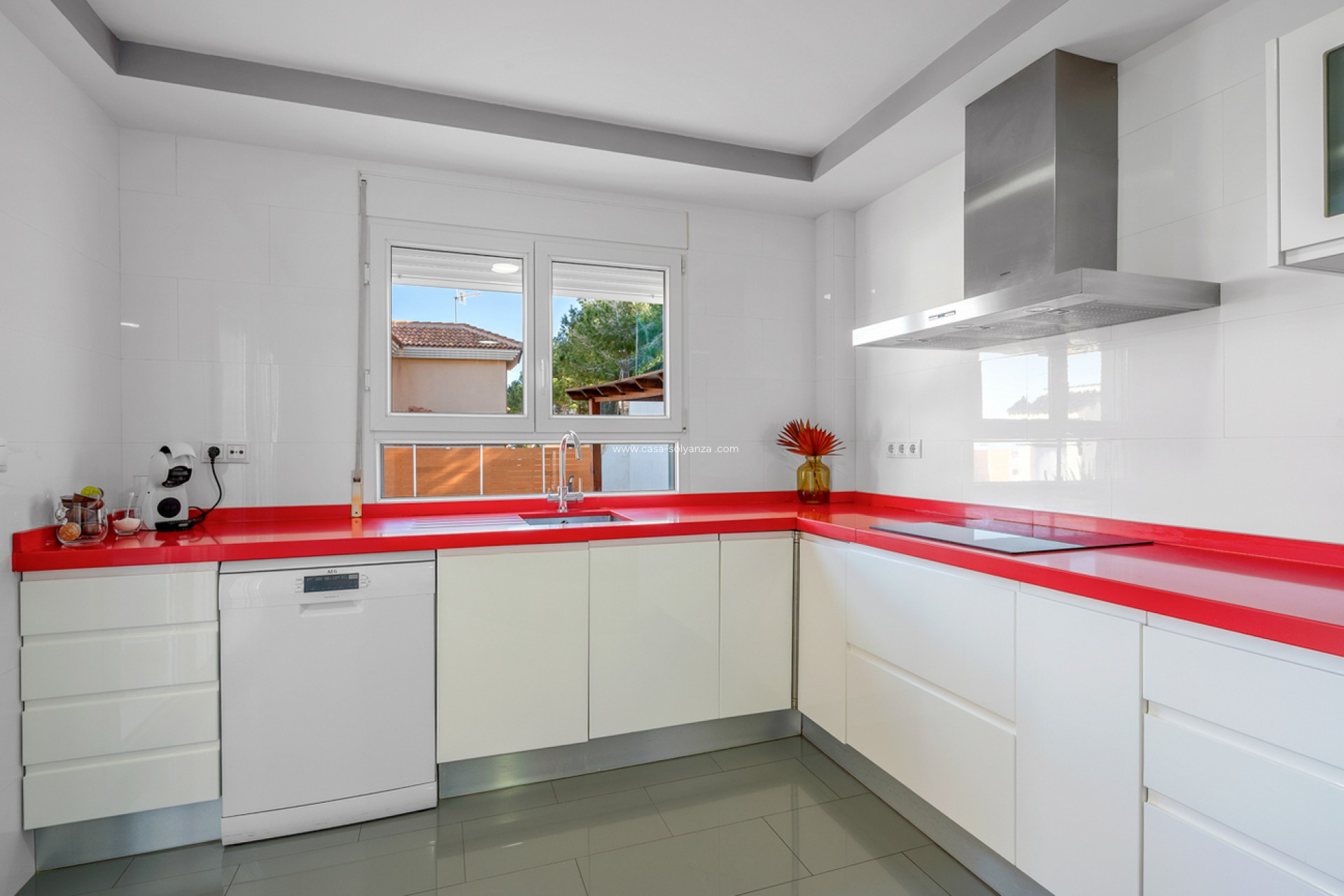 Resale - Villa - Ciudad De Las Comunicaciones - Costa Blanca