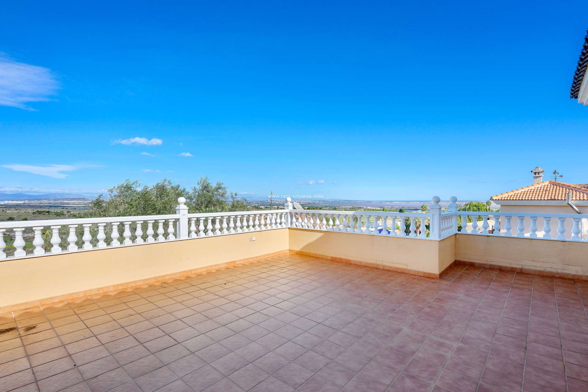 Resale - Villa - Ciudad De Las Comunicaciones - Costa Blanca