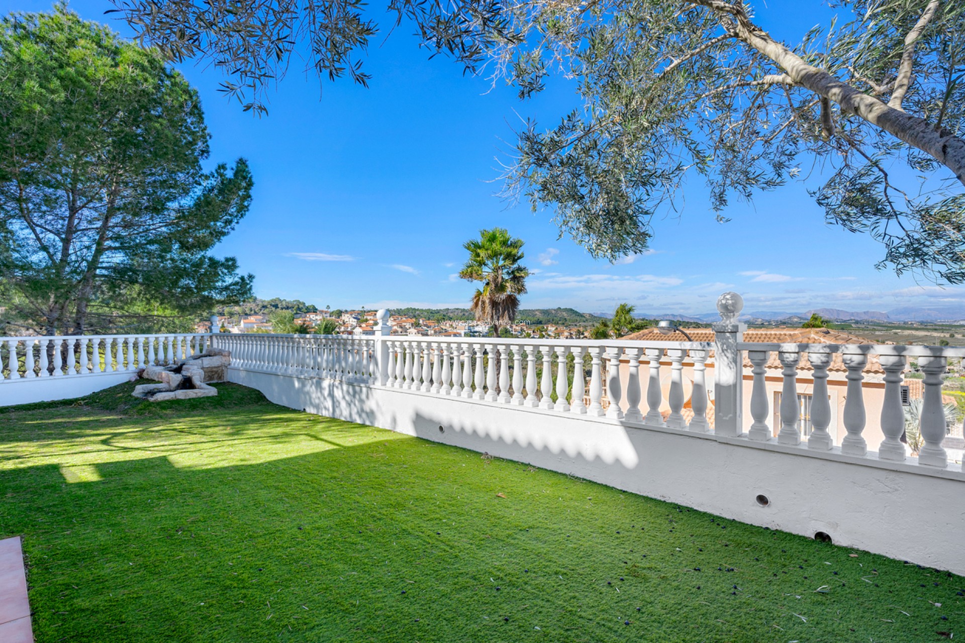 Resale - Villa - Ciudad De Las Comunicaciones - Costa Blanca