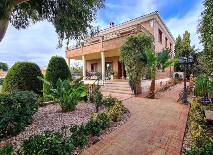 Resale - Villa - Ciudad Quesada - Centro