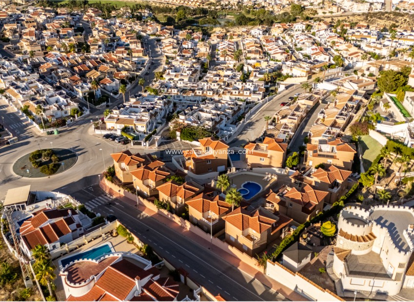 Resale - Villa - Ciudad Quesada
