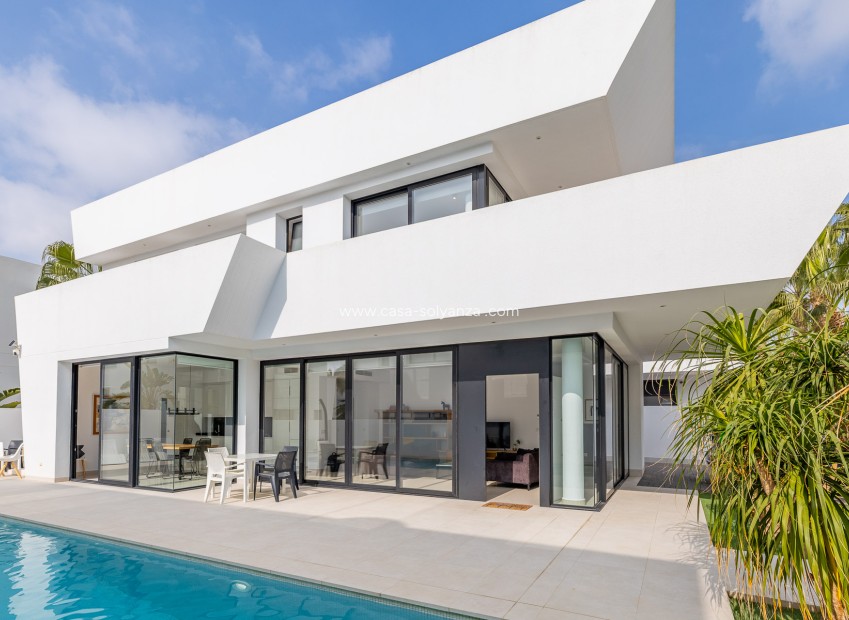 Resale - Villa - Ciudad Quesada