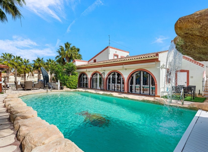Resale - Villa - Daya Vieja - Costa Blanca