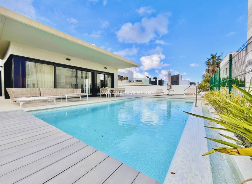 Resale - Villa - Dehesa De Campoamor - Costa Blanca