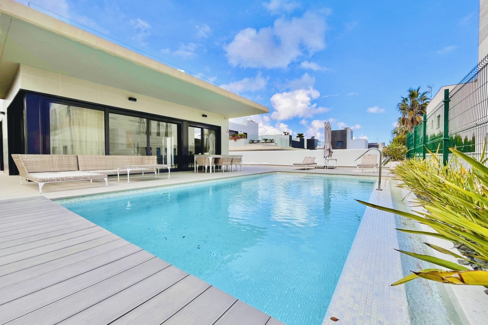 Resale - Villa - Dehesa De Campoamor