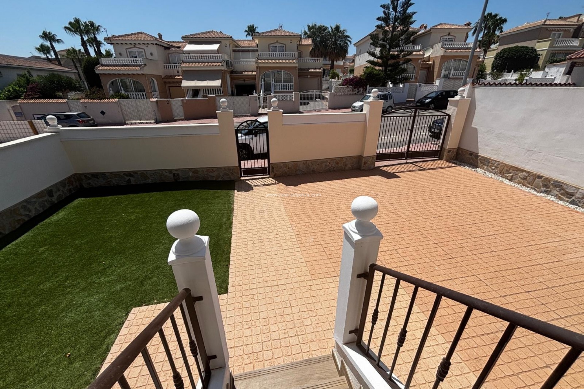Resale - Villa / Detached - Ciudad Quesada