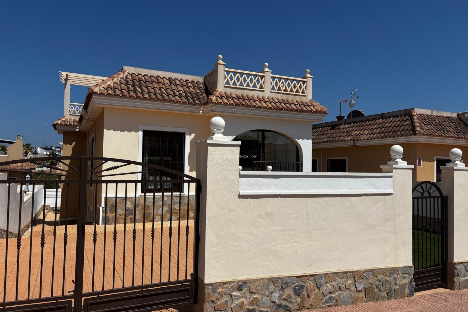 Resale - Villa / Detached - Ciudad Quesada