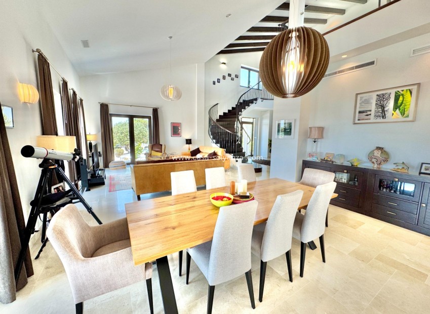 Resale - Villa - Dolores - Comunidad Valenciana