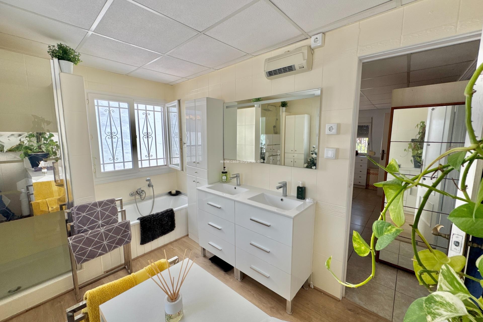 Resale - Villa - Dolores - Comunidad Valenciana