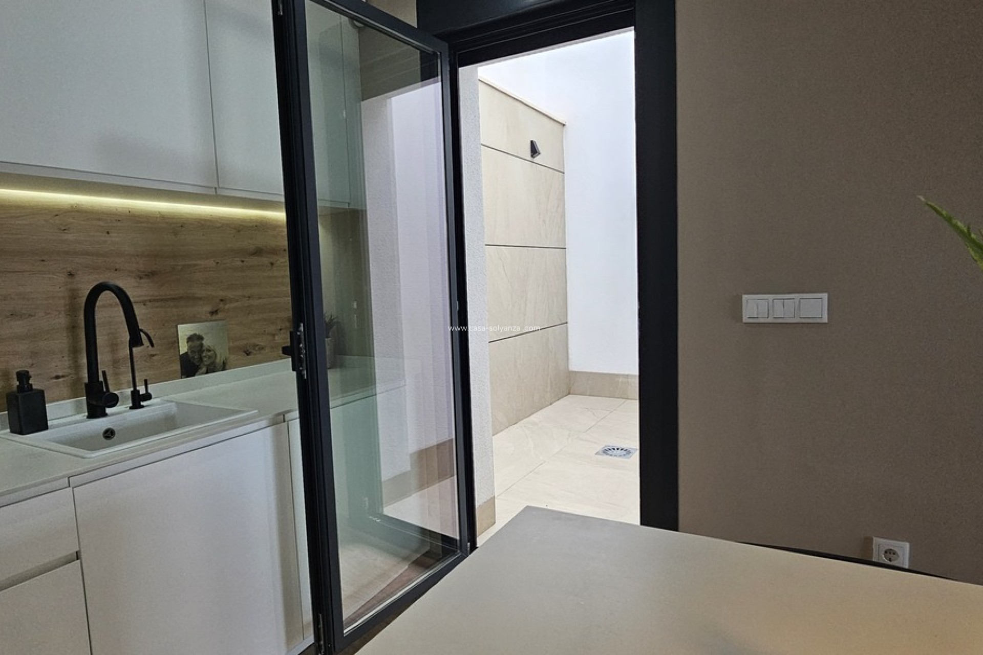 Resale - Villa - Dolores - Sector 4