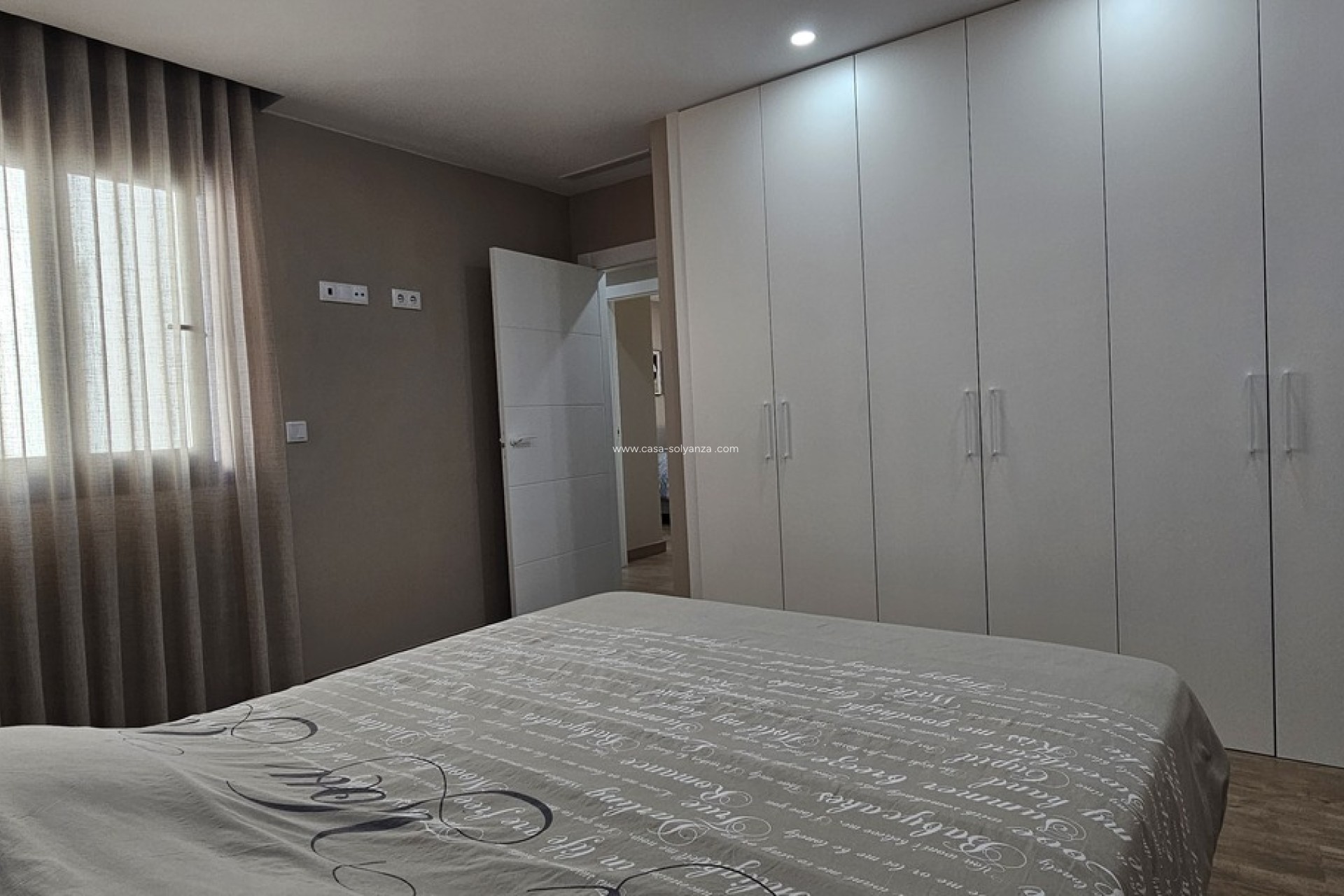 Resale - Villa - Dolores - Sector 4