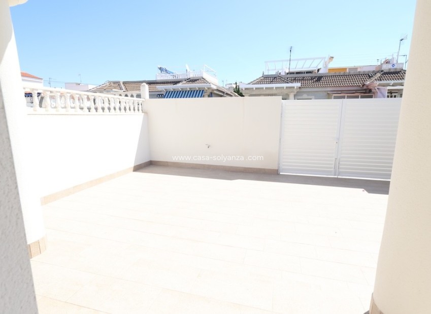 Resale - Villa - El Chaparral - Inland