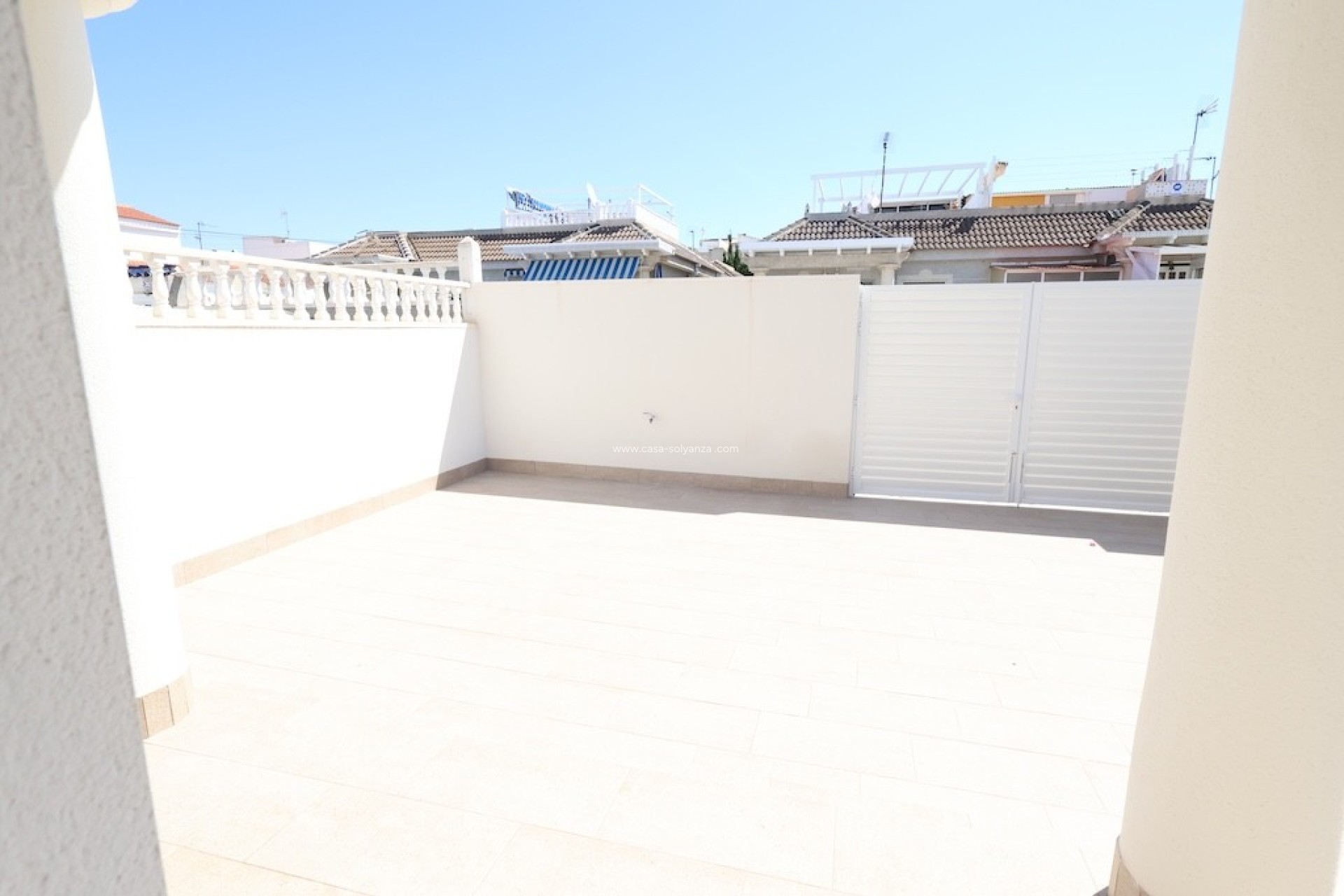 Resale - Villa - El Chaparral - Inland
