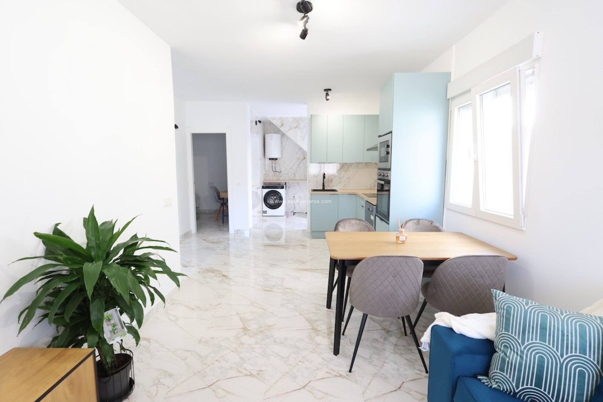 Resale - Villa - El Chaparral - Inland